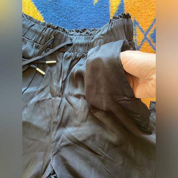 NWOT Zara Satin Wide Flared Leg Pants! Medium. Pockets! Never Worn or Washed! - Picture 8 of 8